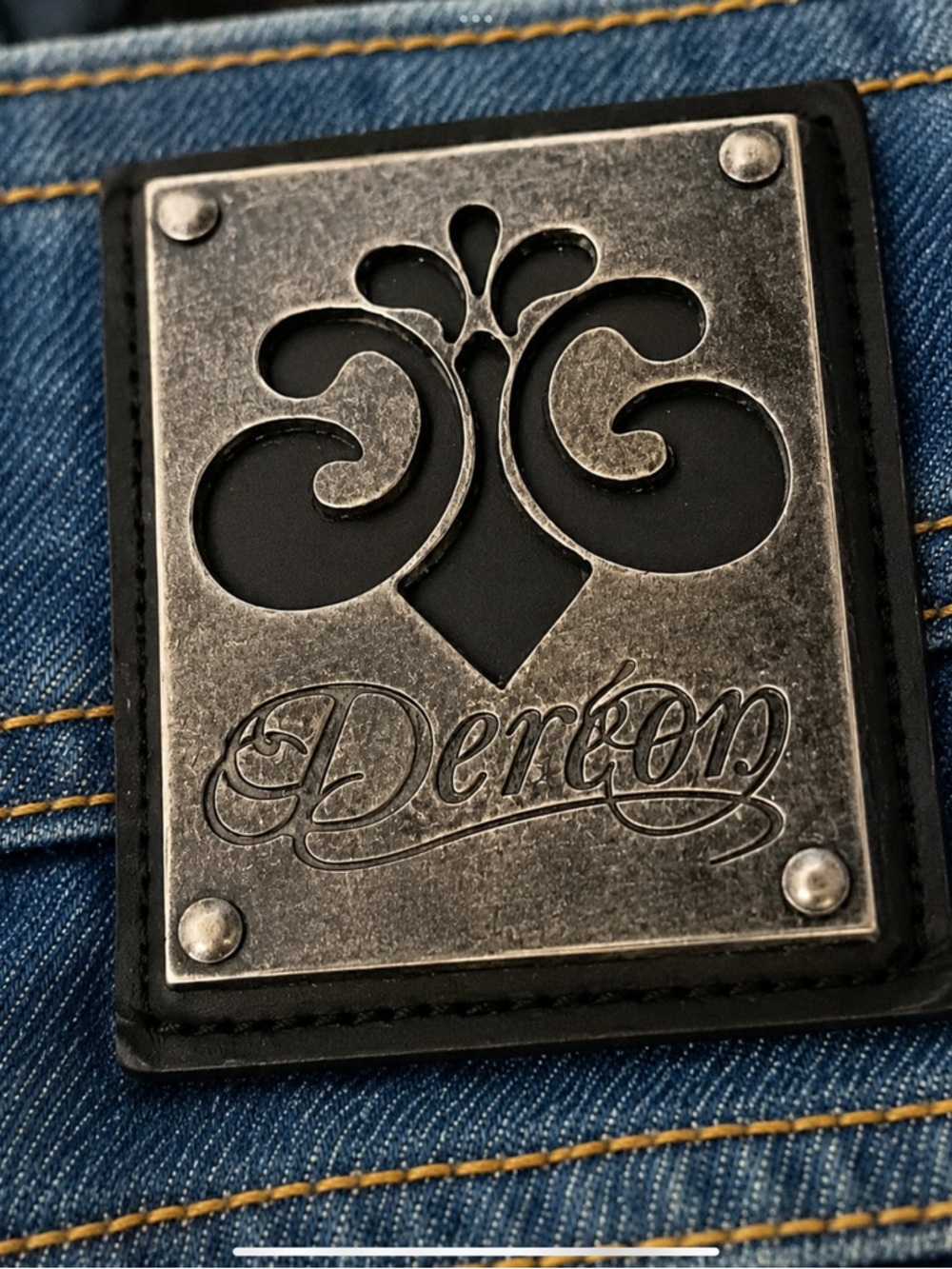 Y2K McBling Capri Jeans Studded Leather Pocket House of Deréon 14W - Picture 10 of 13